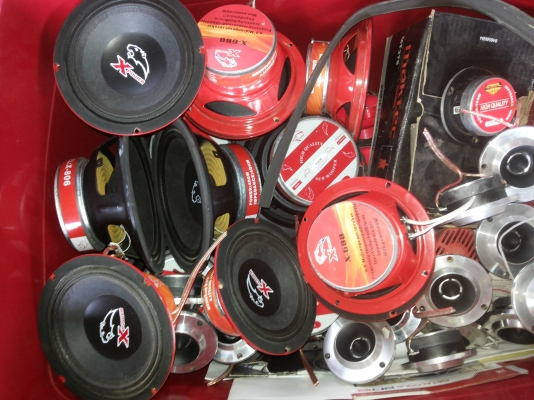 ขายซับ 15นิ้ว กลาง8นิ้ว 6นิ้ว ไดชารจ150แอม