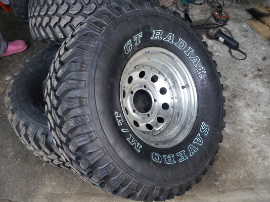ขายยาง mud  achiless 33x12.5x15 ยางใหม่ ปี 13  ถูกกว่ายางมือสอง  เหลือไม่เยอะแล้วครับ ส่งได้ทั่วประเทศ