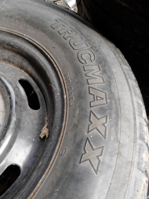 กะทะล้อ  5  รู 160 MM.พร้อมยาง 215/75R16  MAXIXIS TRUCMAXX UE-168N    4  ล้อ TEL.081-427-3941