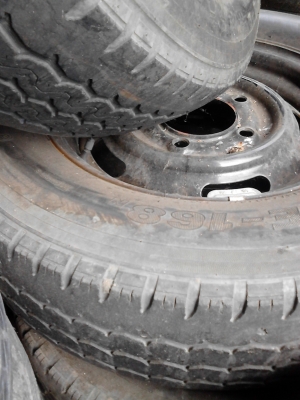 กะทะล้อ  5  รู 160 MM.พร้อมยาง 215/75R16  MAXIXIS TRUCMAXX UE-168N    4  ล้อ TEL.081-427-3941