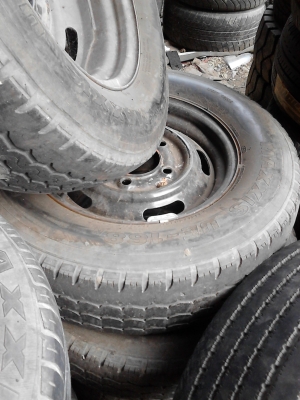 กะทะล้อ  5  รู 160 MM.พร้อมยาง 215/75R16  MAXIXIS TRUCMAXX UE-168N    4  ล้อ TEL.081-427-3941