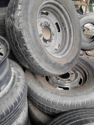 กะทะล้อ  5  รู 160 MM.พร้อมยาง 215/75R16  MAXIXIS TRUCMAXX UE-168N    4  ล้อ TEL.081-427-3941