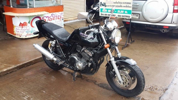 HONDA CB400 ปี93 ดำดุ ท่อแต่ง อินวอยส์ สรรพสามิตร สวยๆ คับ ราคา 67500 บาท ส่งได้ทั่วไทยคับ สนใจติดต่อ 081-0578282 ไอดีไลน์ POPBIGBIKESAKON คับ สนใจรถสวย ถูก ดี ต้อง POP BIGBIKE SAKONNAKHON
