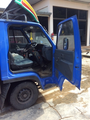 ขาย6ล้อNKR จดทะเบียนปี48 แหนบหน้า-หลัง เครื่อง110แรง พวงมาลัยพาว์เวอร์ กะบะยาว 3ม. พื้นปูเหรด แอร์เย็น เครื่องดี ยางดี ครัทสีสวย ขับดีมากๆ ขาย 270,000บาท