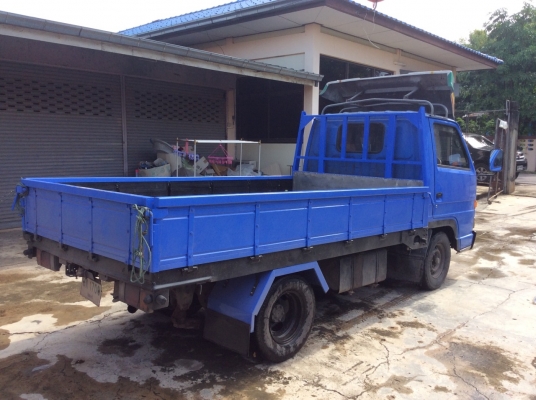 ขาย6ล้อNKR จดทะเบียนปี48 แหนบหน้า-หลัง เครื่อง110แรง พวงมาลัยพาว์เวอร์ กะบะยาว 3ม. พื้นปูเหรด แอร์เย็น เครื่องดี ยางดี ครัทสีสวย ขับดีมากๆ ขาย 270,000บาท