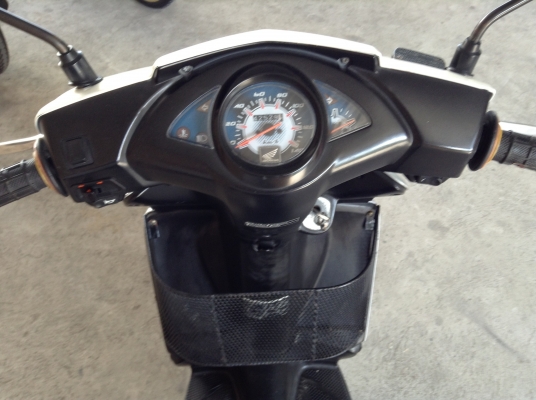 ขาย!!! ฮอนด้าคลิ๊ก รุ่นท็อปล้อแม็ก สภาพสวย ปี50 รถเครื่องดีคับ ทะเบียนครบ ภาษีไม่หมด