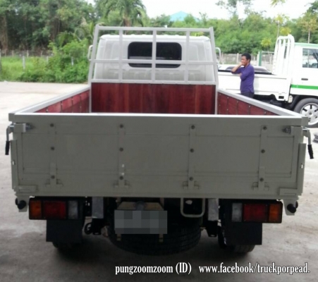 SUZU กระบะไม้ 4 ล้อกลาง สีขาว