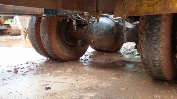 ขาย KOMATSU PC 200-6 พร้อมเทเลอร์หางปลา HINO SUMO 227ตามสภาพ