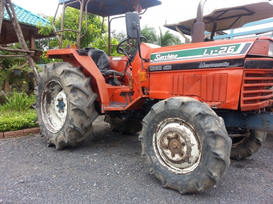 คูโบต้า L1-26 4 WD มีแต่ตัวครับ.. ขายตามสภาพเครื่องดี เกียร์ดี