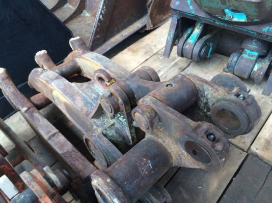 ขายปากคีบเหล็ก ใช้กับ รถขุด PC 60 นำเข้าจากญี่ปุ่น ติดต่อ 081-2990958/089-8368497 (เจ้าของขายเอง)