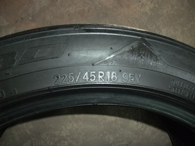 ยาง Nitto 225/45/18 ปี 12