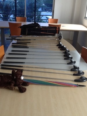 ด่วนคะ ของเจ้านายหนูเอง ขายไม่กอล์ฟ ชุดใหญ่ 2 ชุด อุปกรณ์ ชุดใหญ่ ครบชุด ชุด ไม้กอล์ฟ 1ชุดใหญ่ ราคา 58000 บาท ถุงกอล์ฟ ราคา 4500 บาท หัวไม้ 1 ราคา 8000 บาท พัดเตอร2 ชุด 12000 บาท รองเท้ากอล์ฟ เบอร์ 42 ราคา4200 บาท ทั้งหมด มูลค่ารวม 80000 บาท สภาพ 95 เปอร์