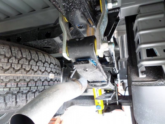 รับแก้ปัญหาช่วงล่างรถกระบะ  Ford by Shock Profender