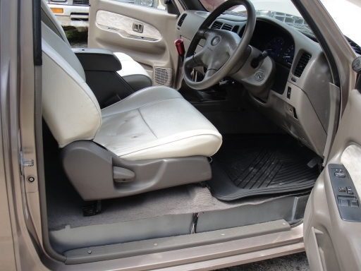 ปี 03 TOYOTA TIGER D4D 3.0 X-TRA CAB ABS Airbag รถย่นบอดี้ เกืยร์ธรรมดา ABS Airbag คานหน้าเดิม เครื่องดี เพาเวอร์ ไฟฟ้า รอบนอกสีบาง คัชชีสวย ขับดี แอร์เย็น