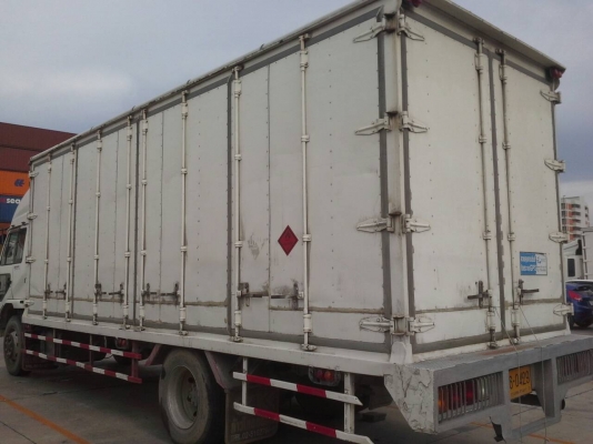 ขายหกล้อตู้สิบบาน 6 คันครับ FF1J'45-46(4คัน) + NISSAN UD'48 (2คัน) ขายหกล้อตู้สิบบาน 6 คันครับ FF1J'45-46(4คัน) + NISSAN UD'48 (2คัน)