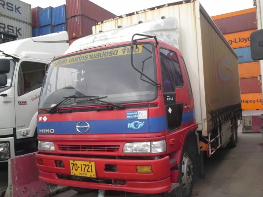 ขายหกล้อตู้สิบบาน 6 คันครับ FF1J'45-46(4คัน) + NISSAN UD'48 (2คัน) ขายหกล้อตู้สิบบาน 6 คันครับ FF1J'45-46(4คัน) + NISSAN UD'48 (2คัน)