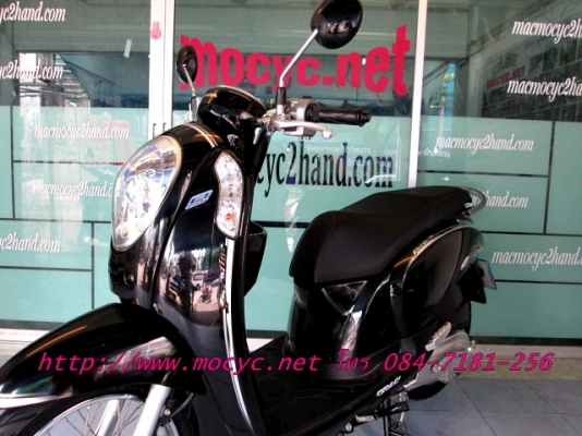 SCOOPY-i  ปี 57  สีดำ รุ่นใหม่ไมล์สีนํ้าตาล รถเดือน มี.ค.ไมล์ 2152 โล  ของแถม 2 รายการ 33900