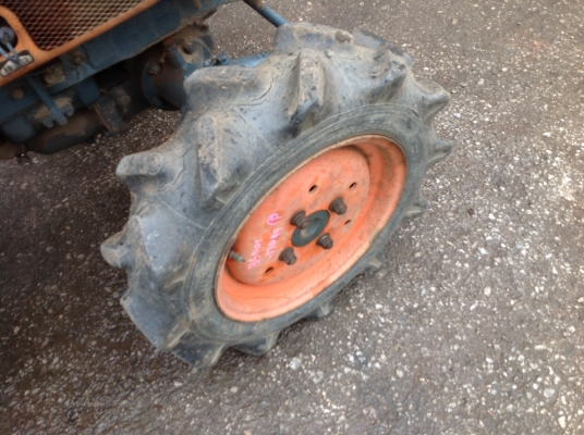 ขายถูกรถไถคูโบต้า B5001 พร้อมโรตารี่เก่านอก ขายถูกรถไถคูโบต้า B5001 พร้อมโรตารี่เก่านอก