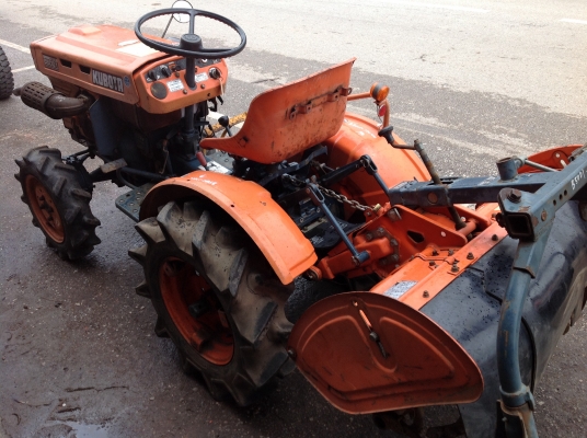 ขายถูกรถไถคูโบต้า B5001 พร้อมโรตารี่เก่านอก ขายถูกรถไถคูโบต้า B5001 พร้อมโรตารี่เก่านอก