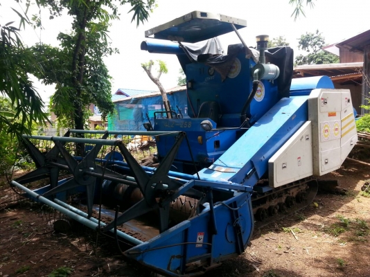 ขายรถเกี่ยวข้าวเล็ก หน้ากว้าง2.20เมตร ใช้ได้สองระบบ อุ้ม800kgและปรับเป็นรองกระสอบได้ เครื่องHINO เครื่องดี ช่วงล่างดี สนใจโทร090-8588220คุณนะ หรือ www.truck.in.th/498