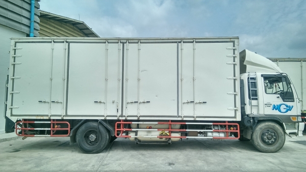 ขายรถ 6 ล้อใหญ่ตู้ทึบ HINO FD1