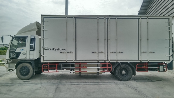 ขายรถ 6 ล้อใหญ่ตู้ทึบ HINO FD1