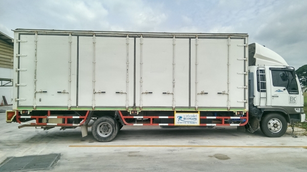 ขายรถ 6 ล้อใหญ่ตู้ทึบ HINO FD2 ติดก็าซ cng