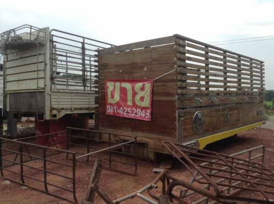 ขายกะบะ6ล้อ (ไม้ประดู่) สภาพ90\%สวยมากๆครับ ถอดลงจากHINO 6ล้อ1J ยาว 5เมตรกว่าๆ กว้าง 2.5 เมตร ขาย 120,000 บาท