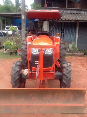 ขายครับรถไถคูโบต้าเดิมๆรถออกเมื่อวันที่1-7-56รุ่นL4708อุปกรณ์ครบ