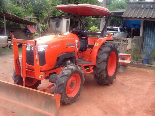 ขายครับรถไถคูโบต้าเดิมๆรถออกเมื่อวันที่1-7-56รุ่นL4708อุปกรณ์ครบ