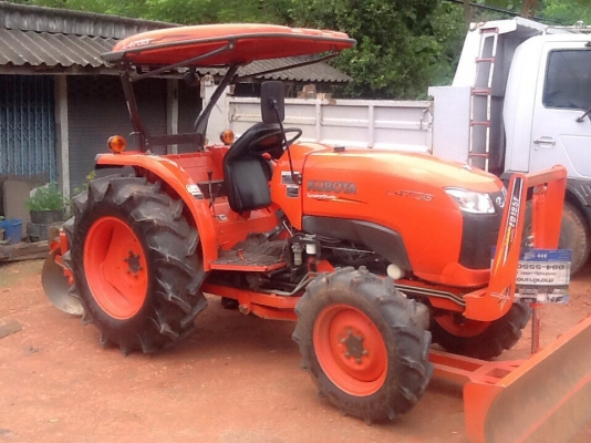 ขายครับรถไถคูโบต้าเดิมๆรถออกเมื่อวันที่1-7-56รุ่นL4708อุปกรณ์ครบ