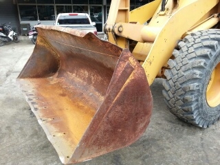 รถตักล้อยาง  510-15345  สภาพสวย นำเข้าจากญี่ปุ่น ถึงไทยแล้ว รถจอดอยู่ที่ C.S. Motor หลักสี่ โทร. 081-373-0559