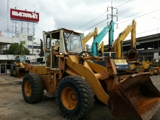 รถตักล้อยาง  510-15345  สภาพสวย นำเข้าจากญี่ปุ่น ถึงไทยแล้ว รถจอดอยู่ที่ C.S. Motor หลักสี่ โทร. 081-373-0559