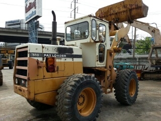 รถตักล้อยาง  510-15345  สภาพสวย นำเข้าจากญี่ปุ่น ถึงไทยแล้ว รถจอดอยู่ที่ C.S. Motor หลักสี่ โทร. 081-373-0559