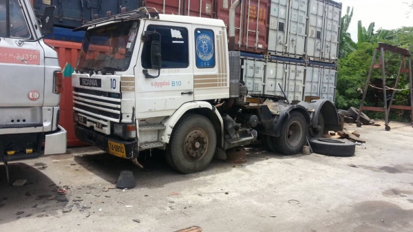 ขายหัวลาก SCANIA. รุ่น 113  ราคา 900,000 สนใจติดต่อ จอย 087-024-8182