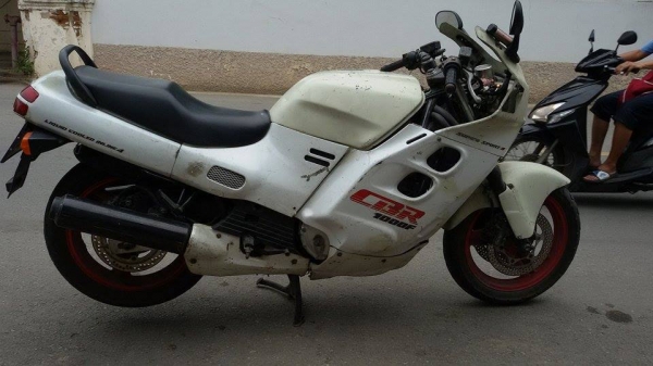 ขาย Honda CBR 1000 ทะเบียนพร้อมโอน ราคา 79000