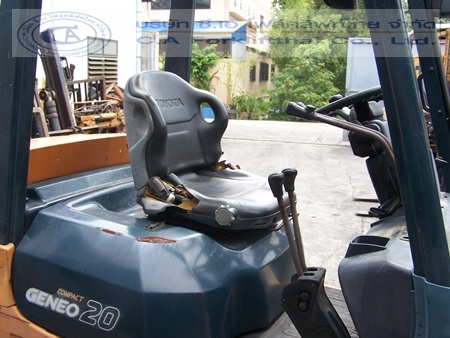 ขายรถ โฟล์คลิฟท์ TOYOTA รุ่น 7-FG20 (COMPACT)