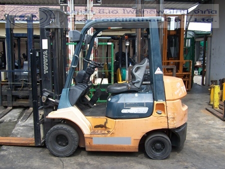 ขายรถ โฟล์คลิฟท์ TOYOTA รุ่น 7-FG20 (COMPACT)