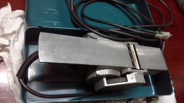 ขายกบไฟฟ้าmakita no.1600 แถมใบกบ1ชุดใหม่ในแผงพลาสติด