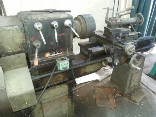 ขายครับขายเครื่องกลึง เกียร์บล็อก 4.5 ฟุต รูผ่านคอ 1.6" กลึงเกลียว แล้เดินโอโต้ไม่ได้ สไลด์สวย เครื่องแน่นดี สภาพใช้งาน 33000 บาท 0814583376 ช่างเอก มีบริการจัดส่งทั่วประเทศ