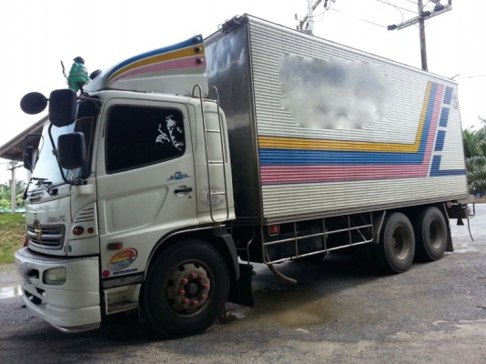 รถฮีโน่ 10 ล้อ FL1J  ตู้เย็น 220 แรงม้า ปี 50   สนใจติดต่อ 081 - 6079515