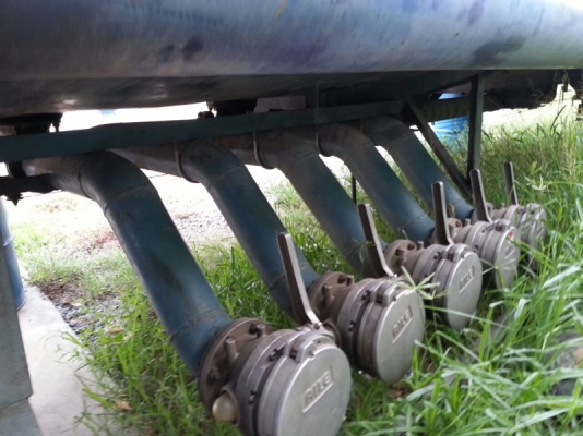 ขายถังน้ำมัน โหลดล่าง.  ( 15,000 ลิตร. )  สนใจติดต่อ 081 - 6079515