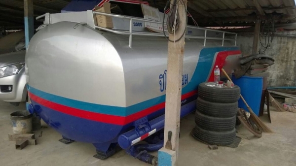 ขายถังน้ำมัน.  ( 10,000 ลิตร. )   สนใจติดต่อ 081 - 6079515