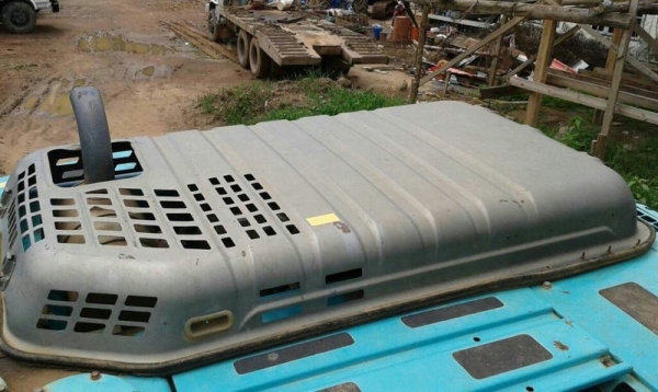 รถแบคโฮ KOBELCO  YN - 11  ( รถทำงาน 4,000 ซม. )  สนใจติดต่อ 081 - 6079515