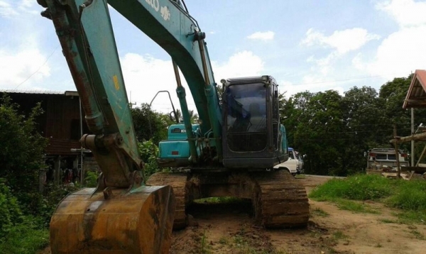 รถแบคโฮ KOBELCO  YN - 11  ( รถทำงาน 4,000 ซม. )  สนใจติดต่อ 081 - 6079515