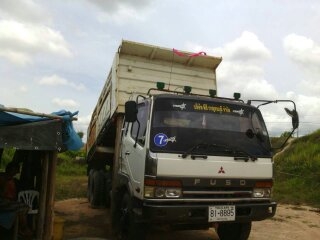 ขายดาวน์ Mitsubishi Turbo FN527M-TF2xxx เครื่อง 6D16-TF2xxx กระบะดั้มสามมิตรลอนเฉียงจดปี 38