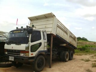 ขายดาวน์ Mitsubishi Turbo FN527M-TF2xxx เครื่อง 6D16-TF2xxx กระบะดั้มสามมิตรลอนเฉียงจดปี 38