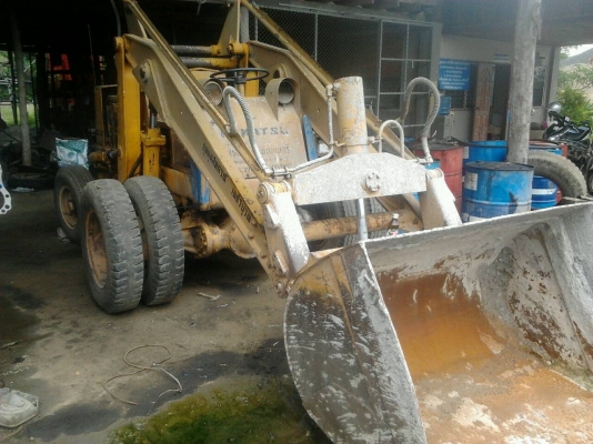 ขายครับ รถตัก SD 20 แขนตักกะแตน พร้อมใช้งานครับ