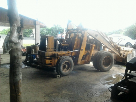 ขายครับ รถตัก SD 20 แขนตักกะแตน พร้อมใช้งานครับ