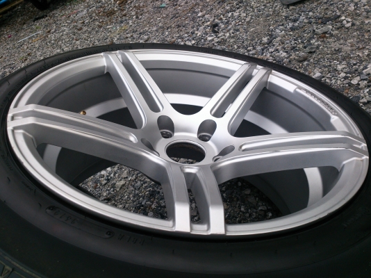 ขายแม็ก 5รู114 หน้า7.5 หลัง9 นิ้วขอบ17 พร้อมยางDUNLOP215/55R17 ยางสัปดาห์ที่36ปี12 ดอกยางลึกเท่ากันสวยๆ จำนวน 1 ชุด